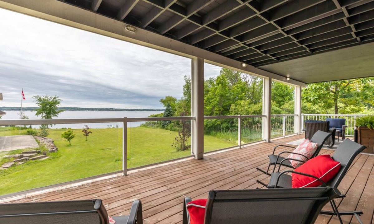 Gannon Village House | 1 Acre Waterfront Property with Two Hot Tubs on Pigeon Lake