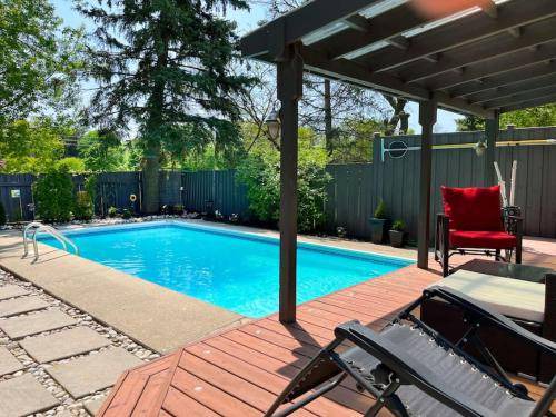 Clarkson-Lorne Park House | 167 m² House ∙ 3 bedrooms ∙ 7 guests