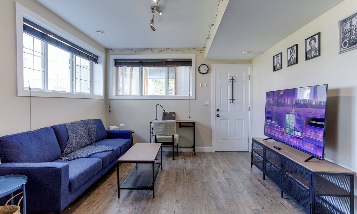 North Central Edmonton House | 2 BDRM BSMT Suite w/Ensuite Laundry + Free Parking