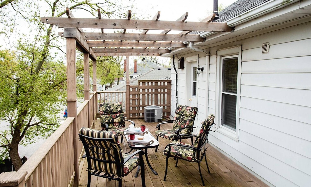 Sarnia Apartment | 2 BDRM + PATIO Downtown Sarnia Executive Suite