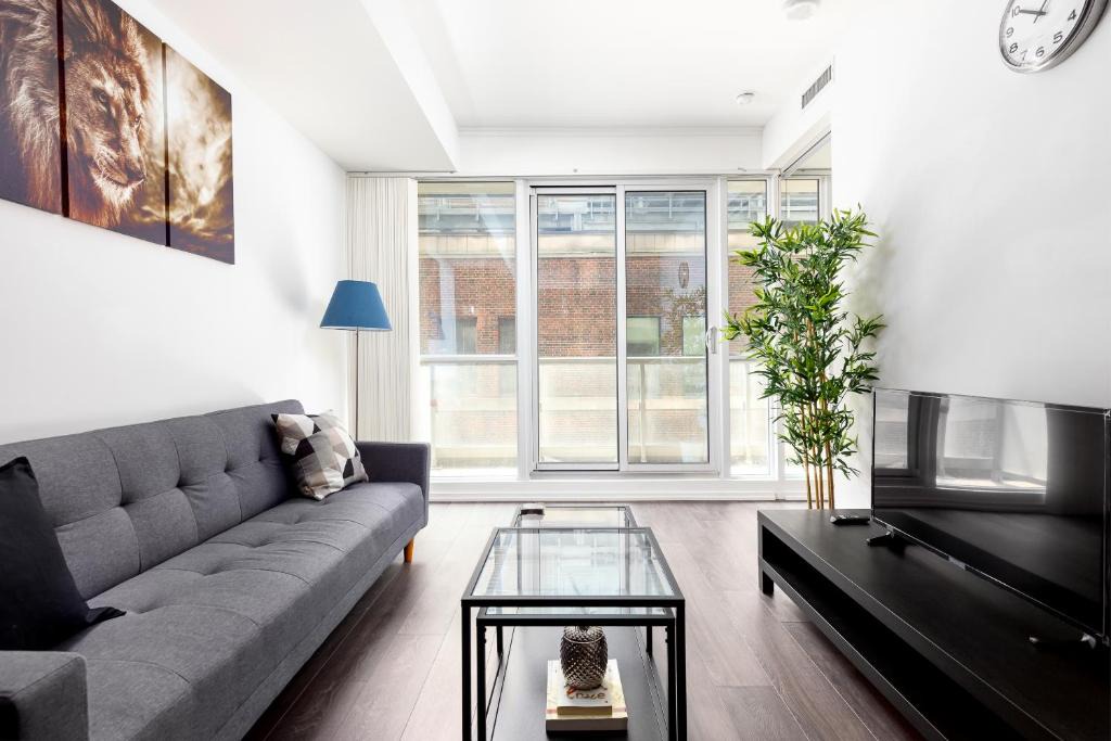 Financial District Apartment | 2 Bed Room Suite Downtown Toronto
