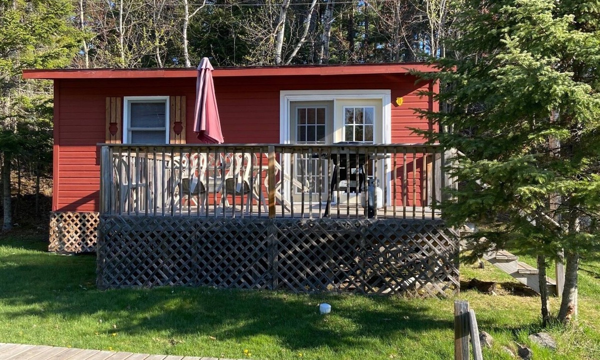 Ray Cabin | 2 bedroom cabin in the heart of Voyageurs National Park on Lake Kabetogama.