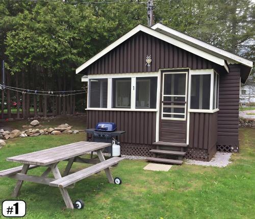 Bobcaygeon House | 2-Bedroom Cottage #1 - Ambleside