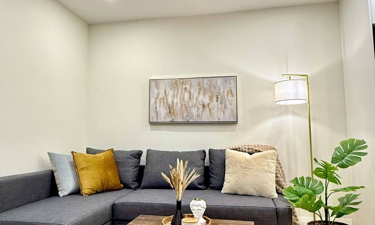 Little Italy House | 2 Bedrooms Palmerston Downtown