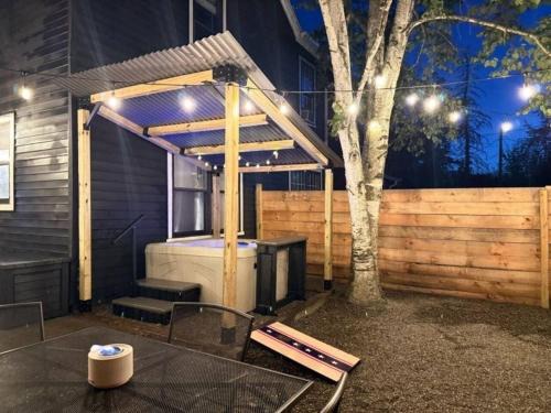 Hudson House | 2 Fun Homes