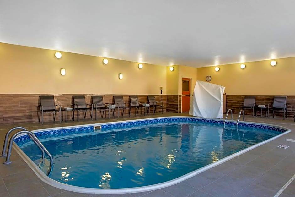 St. Cloud Hotel | 2-Star Hotel ∙ Fairfield Inn & Suites St. Cloud