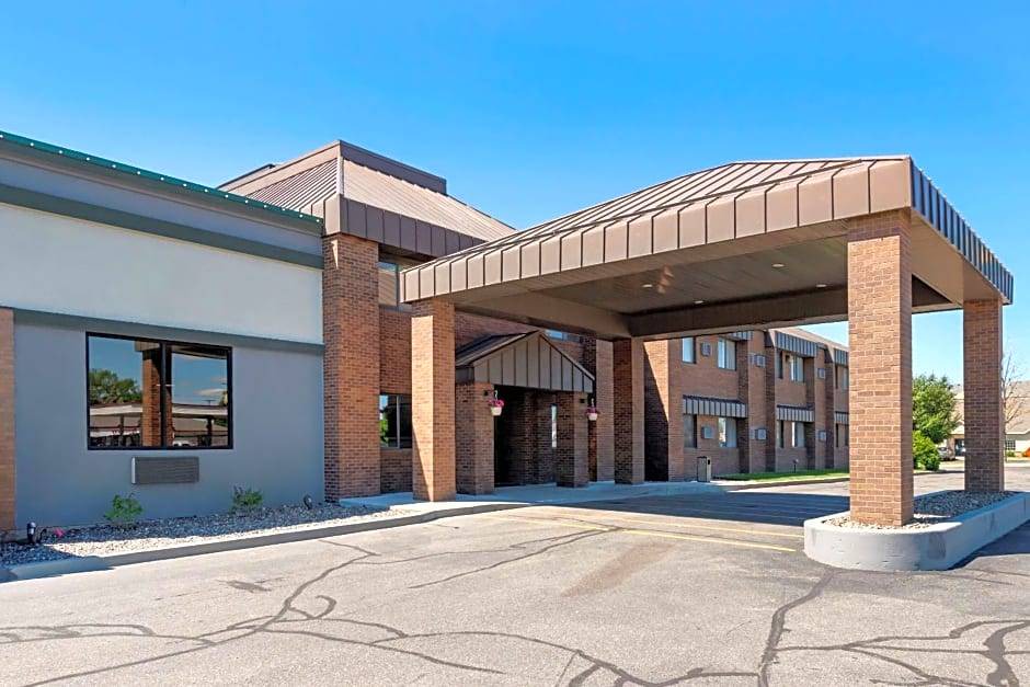 St. Cloud Hotel | 2-Star Hotel ∙ Quality Inn Saint Cloud