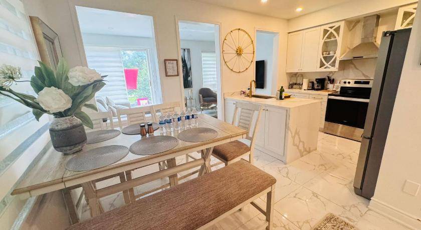 East Credit House | 223 m² House ∙ 4 bedrooms ∙ 8 guests