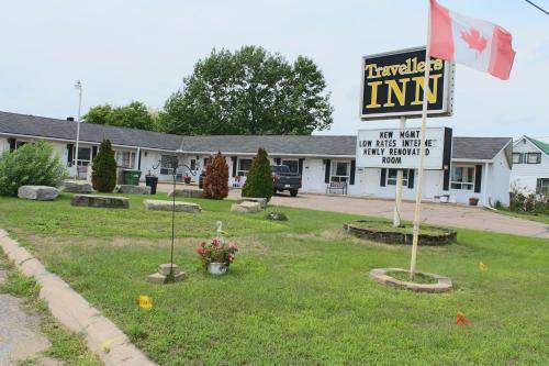 Laurentian Valley Hotel | 23 m² Motel ∙ 4 guests
