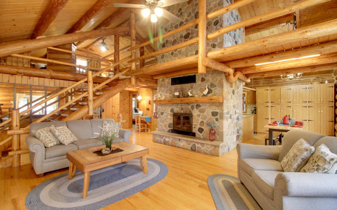 Deerwood House | 232 m² House ∙ 2 bedrooms ∙ 11 guests