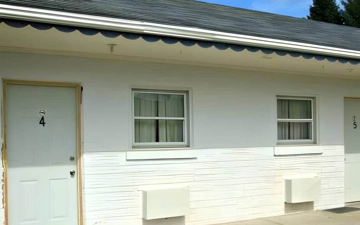 Chatham-Kent Hotel | 25 m² Motel ∙ 4 guests