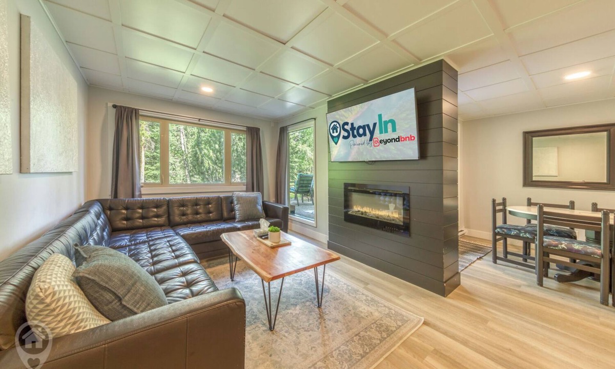 East Kootenay Apartment | 2BDRM | Toby | Steps to Gondola