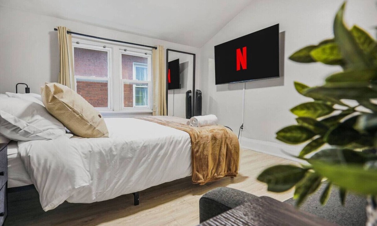 Durham Region Apartment | 2BR Apt: Mins from Beach & Downtown I Free Parking