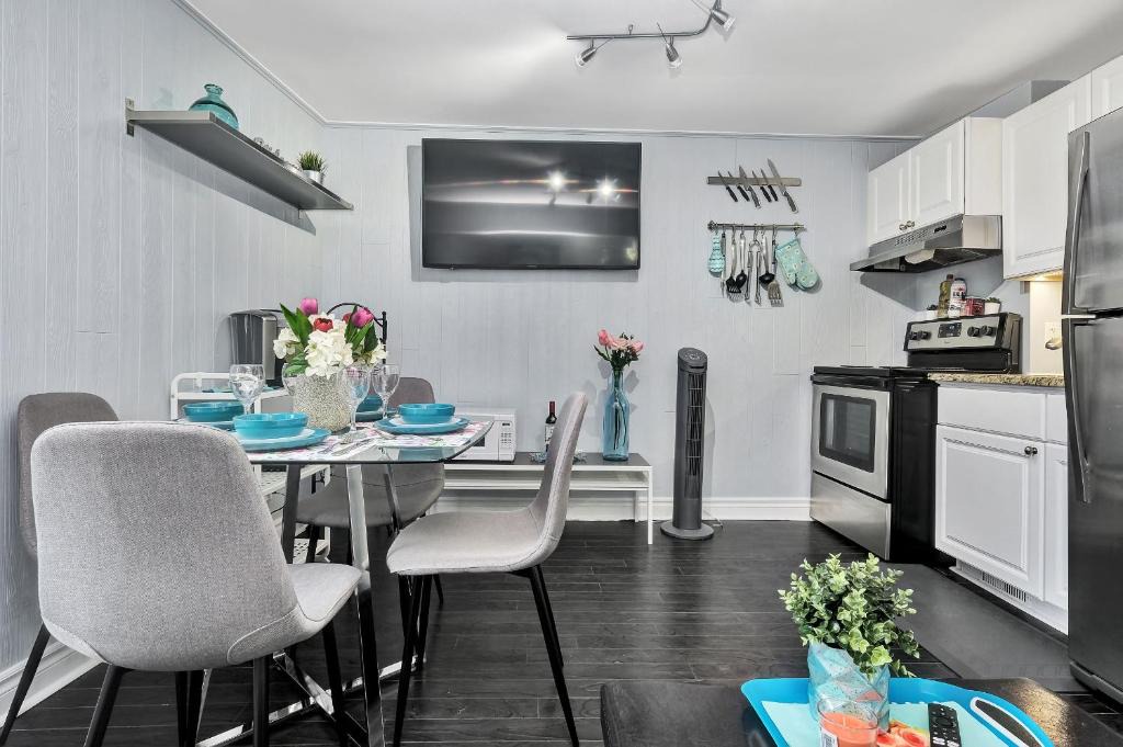 Centretown West Apartment | 2BR Apt with Netflix and Rooftop Terrace access