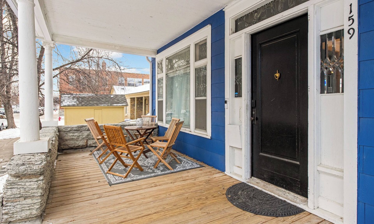 West Seventh House | 3-bedroom historic home walking distance Downtown & Xcel center 12 min to MSP