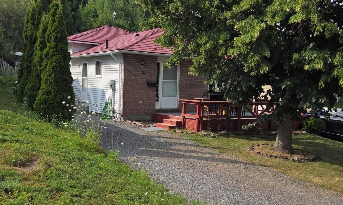 Algoma District House | 3 Bedroom House in Elliot Laken