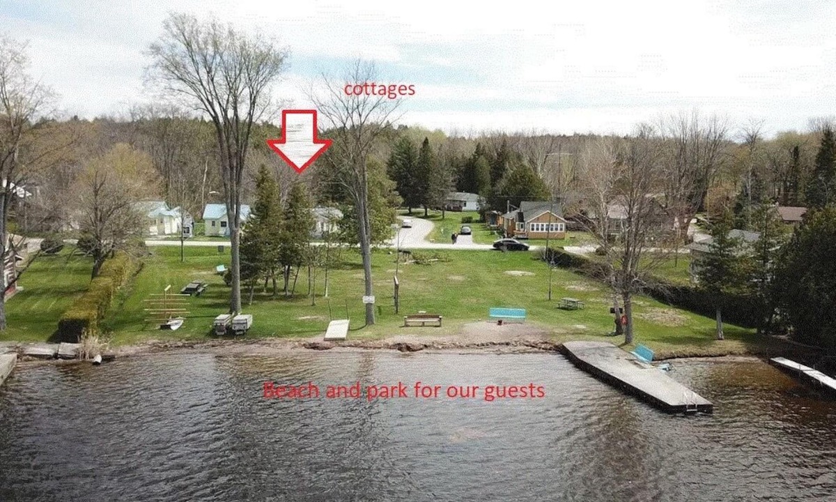 Lindsay Cabin | 3 Lake Cabins for 10 people. Enjoy Fishing/Swimming/Boating/Hiking/Bonfire &More