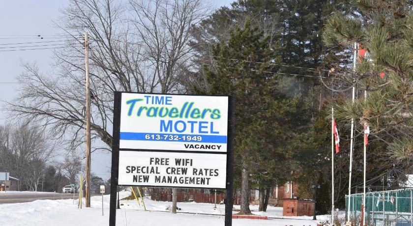 Petawawa Hotel | 37 m² Motel ∙ 2 bedrooms ∙ 6 guests
