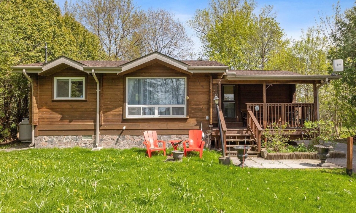 Brechin House | 3bdrm Cottage at Lake Simcoe