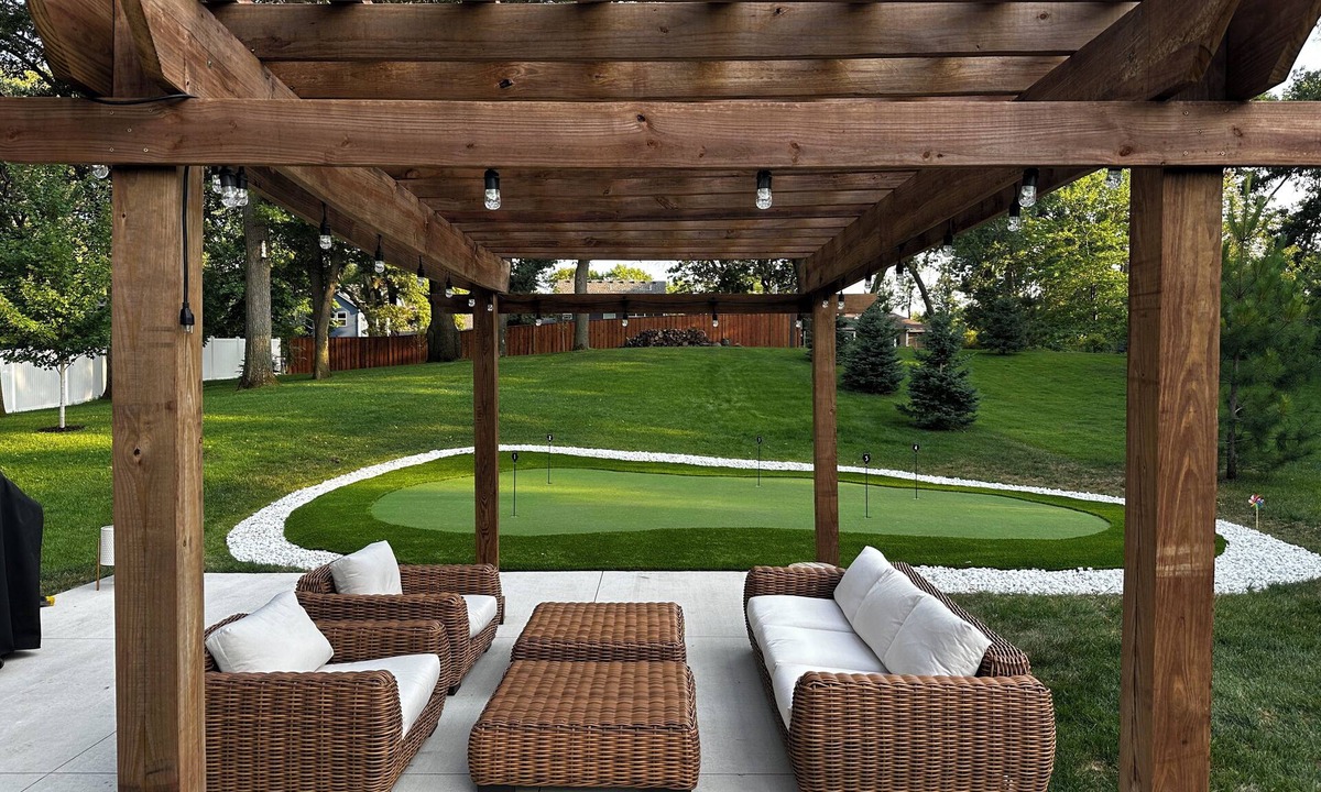 Blaine House | 3M Open, Pristine newer home, 5 min from TPC, practice putting green, sleeps 6