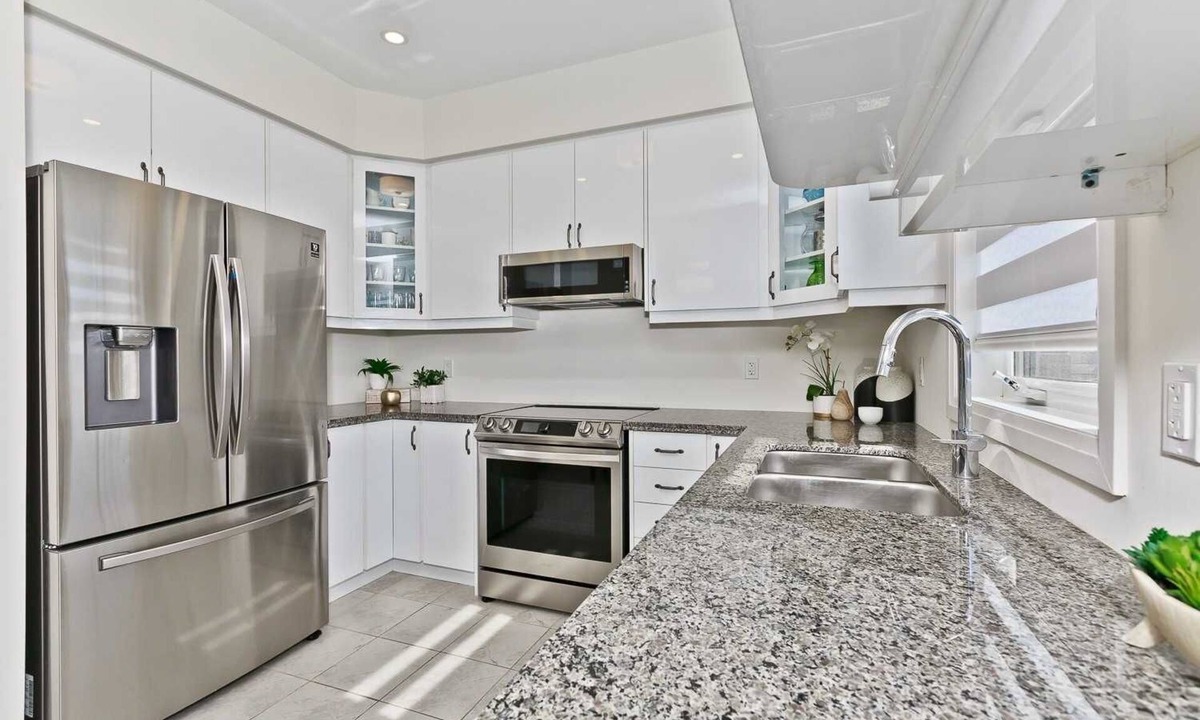 County of Brant House | ★4 BR Modern Detached House in Paris, Brant