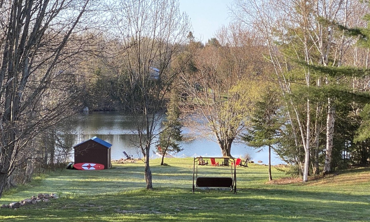 East Ferris Cottage | 4 season home on quiet lake perfect for a family vacation or couples getaway.