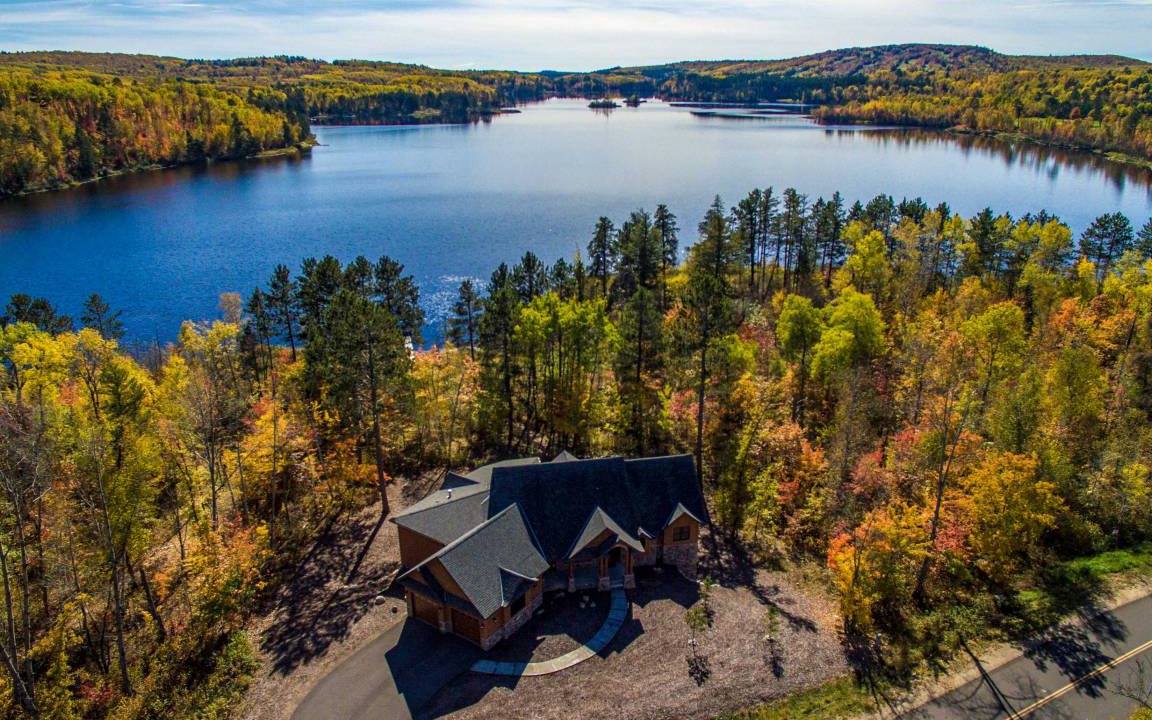 Embarrass House | 422 m² House ∙ 4 bedrooms ∙ 8 guests
