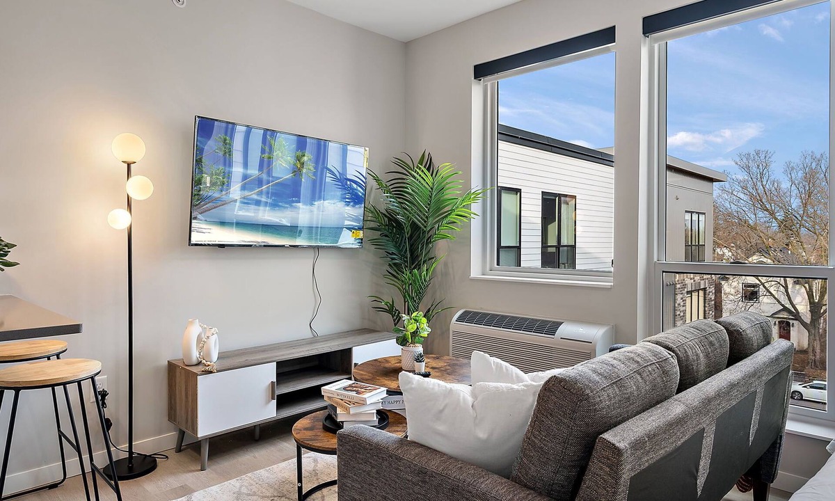 St. Anthony West Apartment | 426 Huck Minneapolis