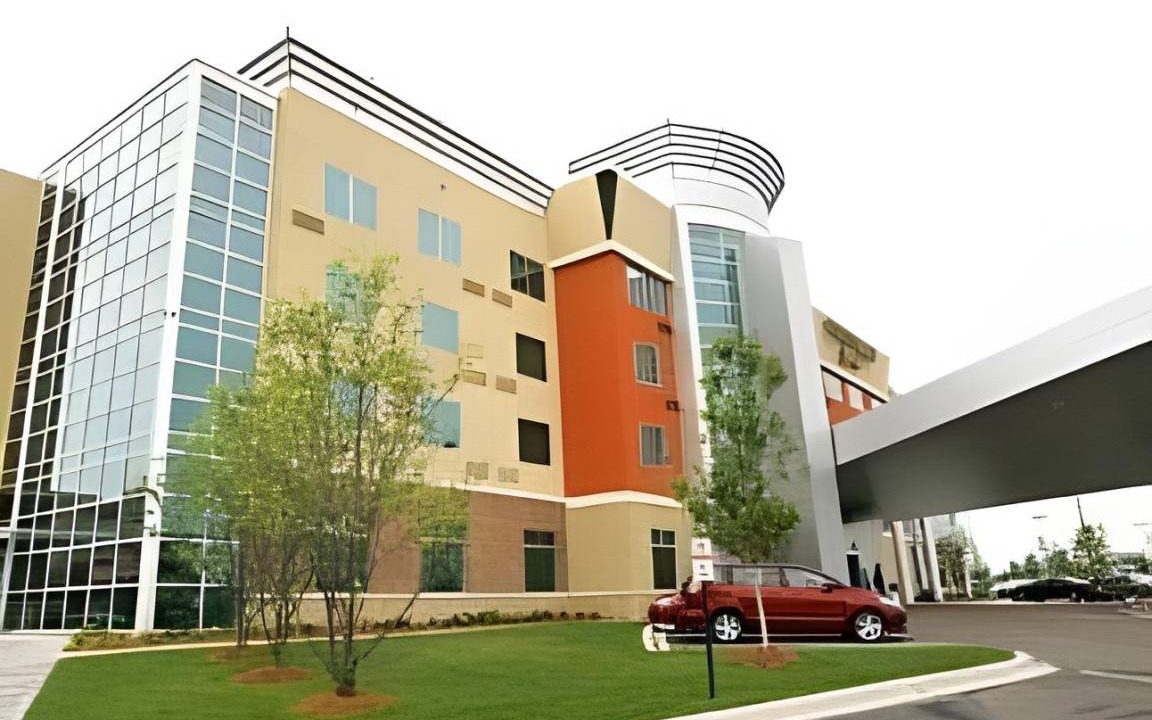 Maple Grove Hotel | 70 m² Hotel ∙ 127 guests