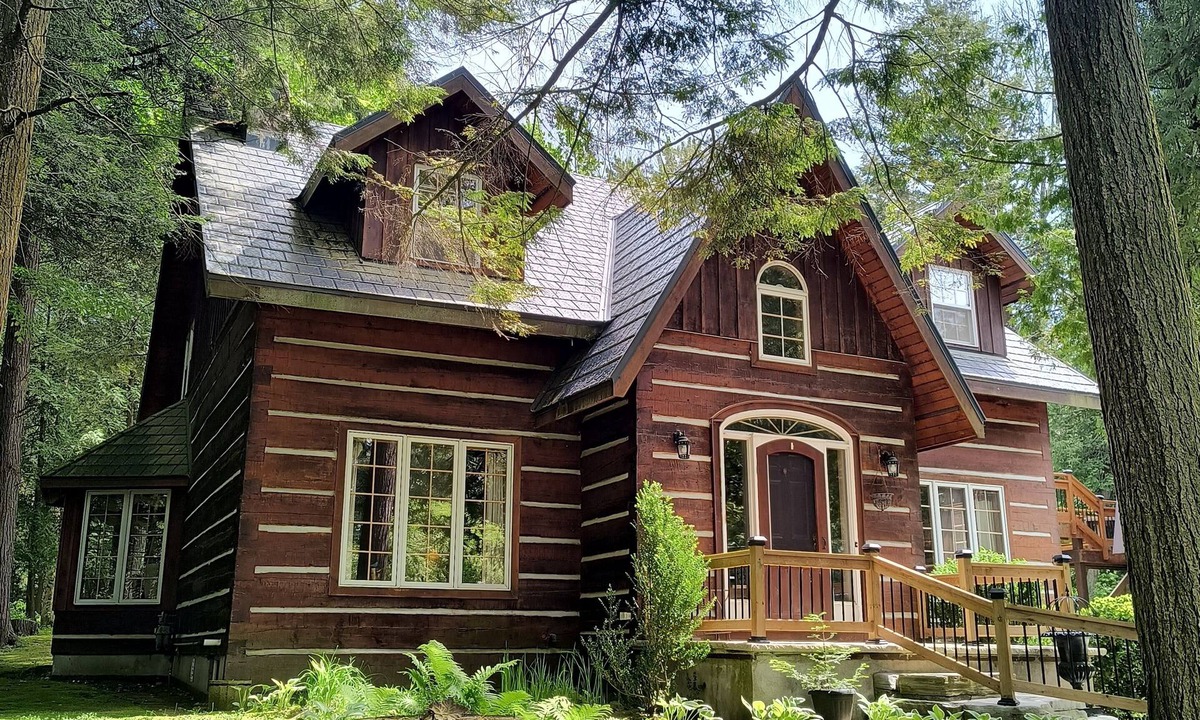 Tiny House | A hidden gem in Thunder Beach, Ontario - Vacation Log Home Rental (Monthly)