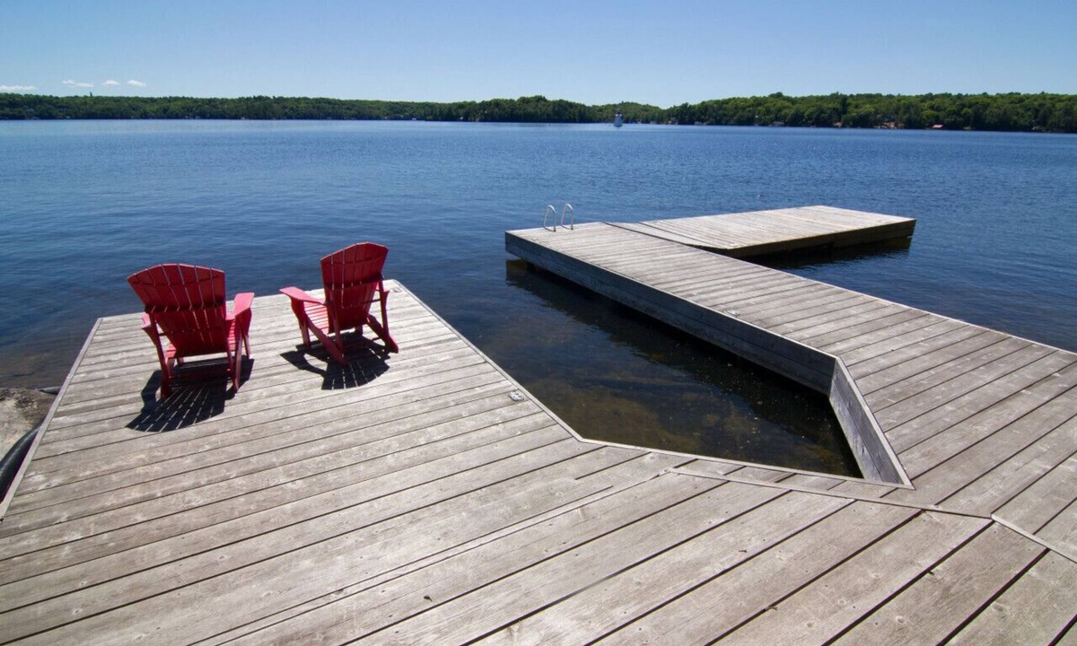 Rosseau House | A perfect combination of luxury and nature! Located in the peaceful north end of Rosseau.