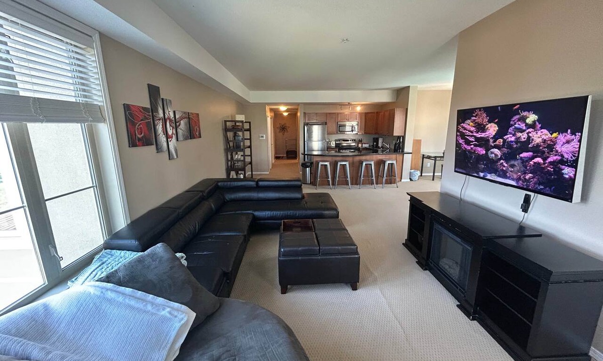 Quail Ridge Apartment | Airy Condo With Pool and Hot Tub - 2421