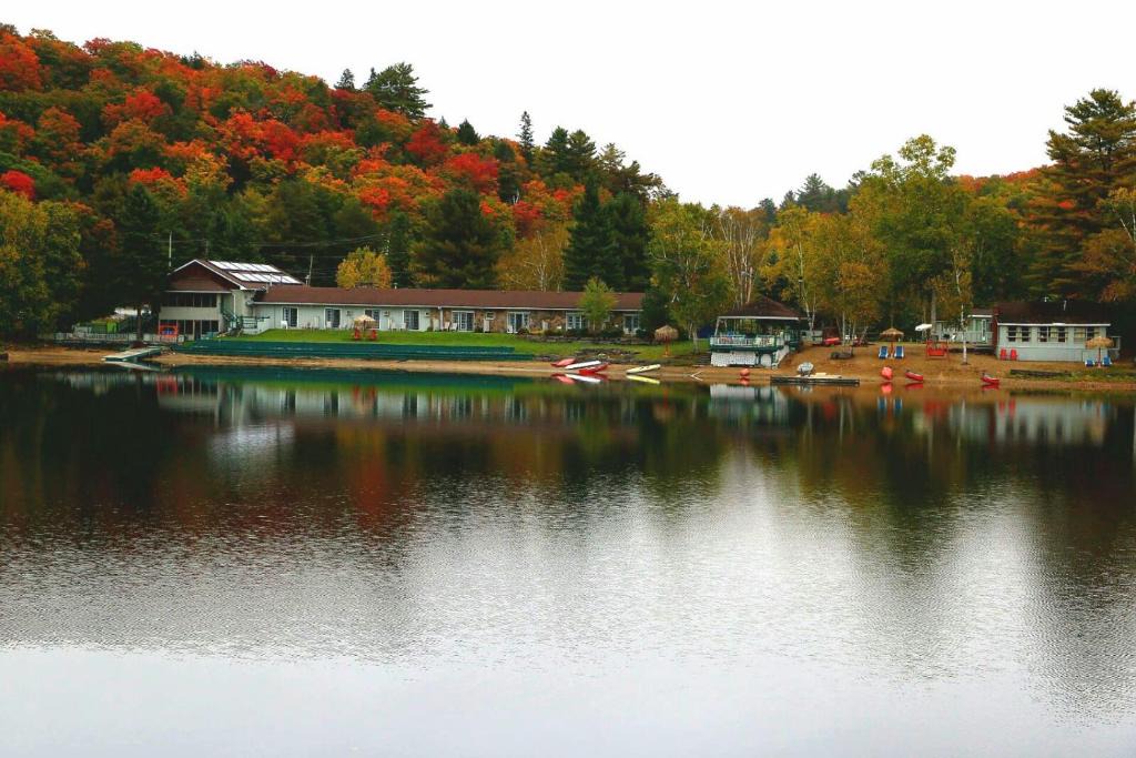 Algonquin Highlands Hotel | Algonquin Lakeside Resort