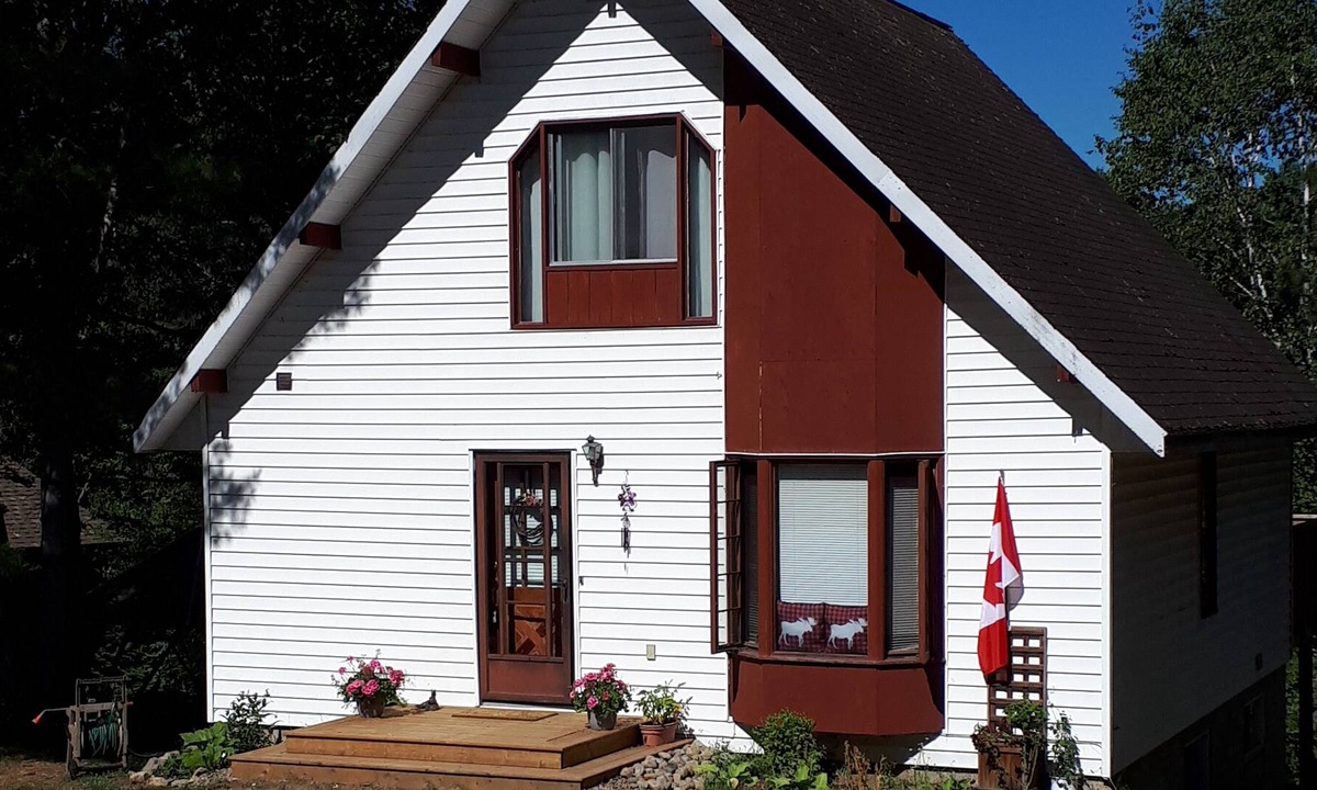 Whitney Cottage | Algonquin Winter Fun Cabin