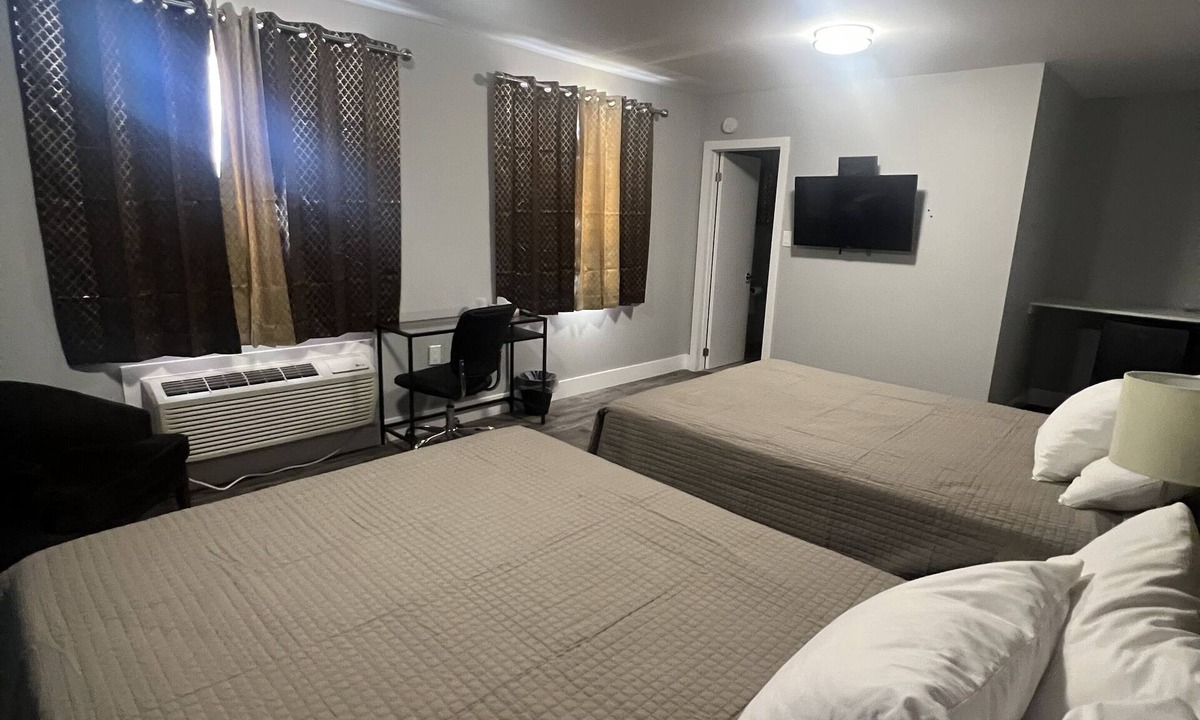 Algoma District Hotel | Alpha Inn
