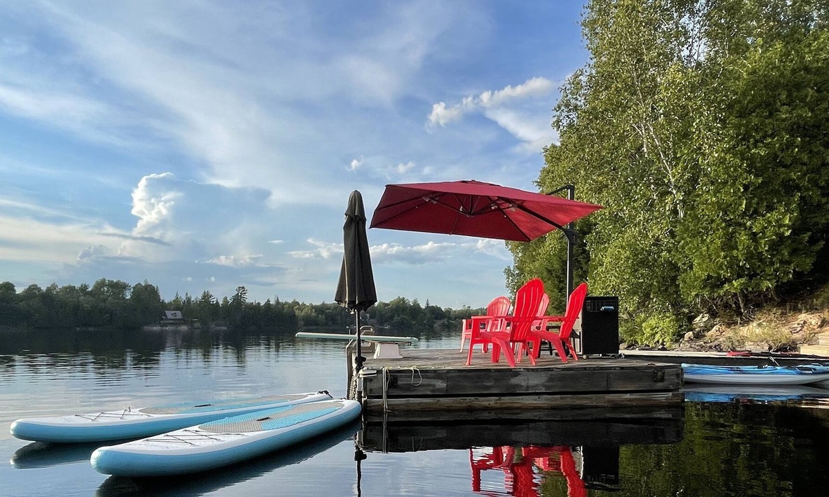 Dunchurch Cottage | Amazing Family Cottage on 350 ft private waterfront