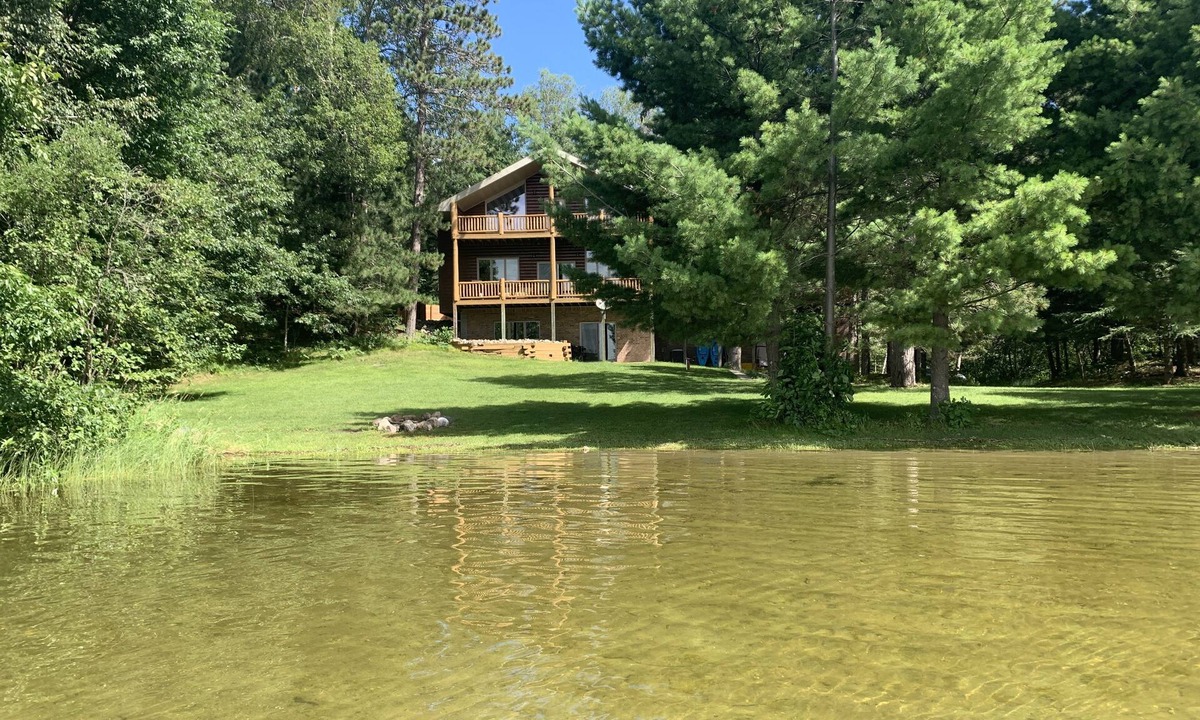 Marcell Cabin | Amazing Lake Home/Movie Theater/Game Room/Bar/3 Decks/Sandy Beach/Privacy