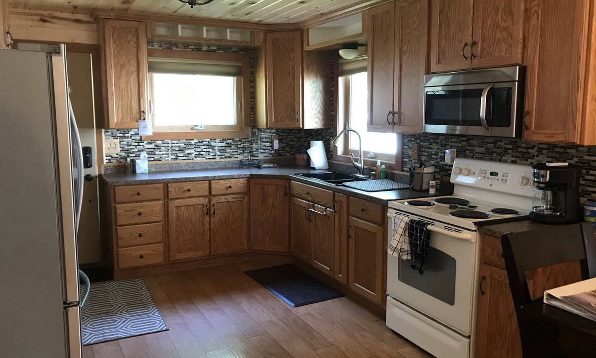 Perham House | Amazing sunsets and sunrises. Nice quiet end lot🌞