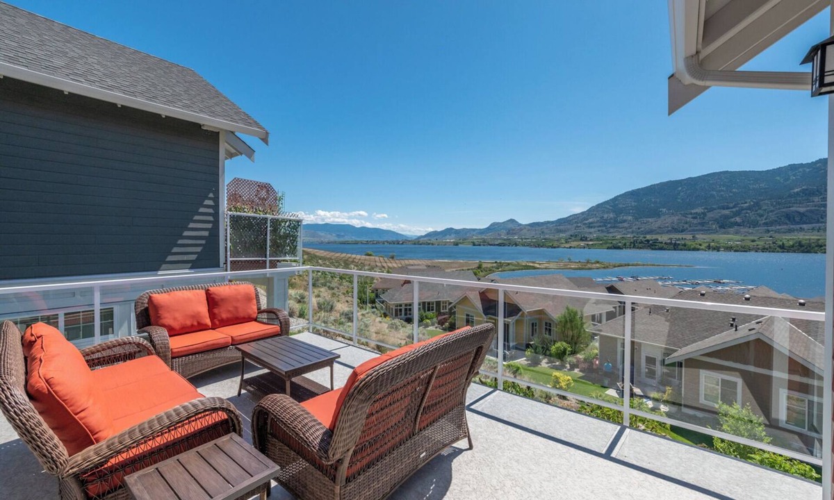 Osoyoos House | Amazing Views at The Cottages on Osoyoos Lake