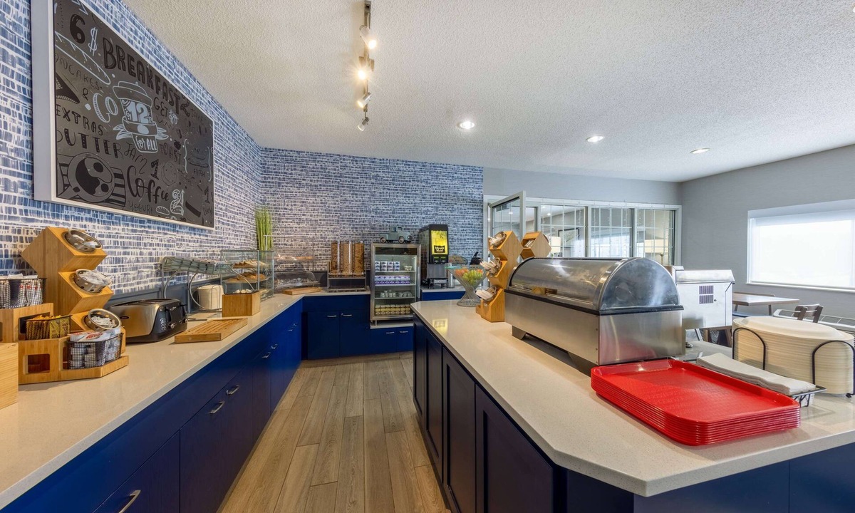 Duluth Hotel | AmericInn by Wyndham Duluth