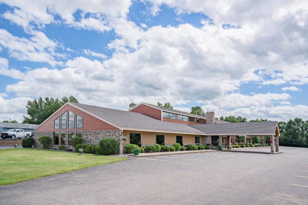 Detroit Lakes Hotel | AmericInn by Wyndham Detroit Lakes