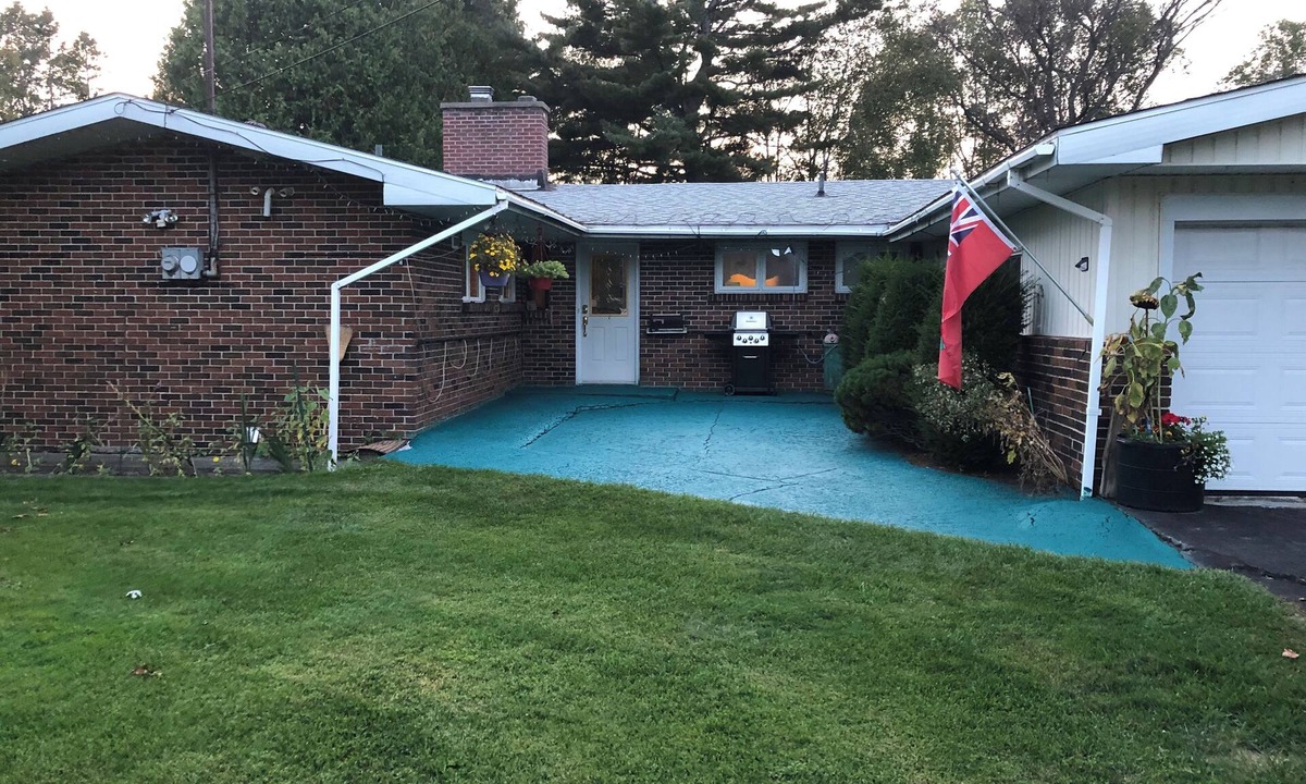 Algoma District House | An adults-only age 18+ one-of-a-kind Guest House in Iron Bridge, Ontario Canada