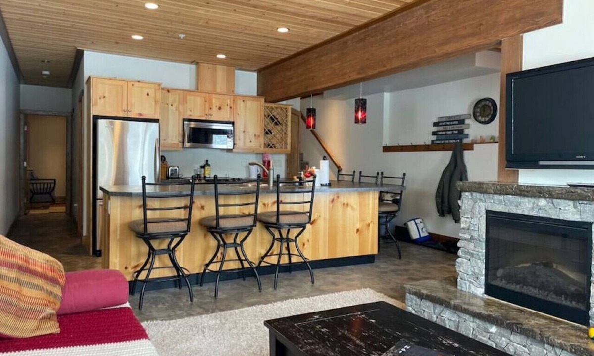 Apex Mountain Apartment | Apex Mountain ~ Everything you need to relax