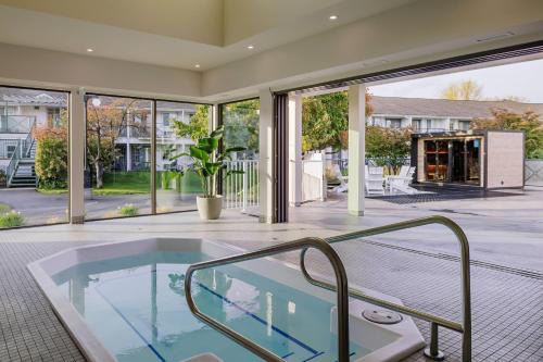Okanagan-Similkameen Hotel | Balcomo, a Ramada by Wyndham