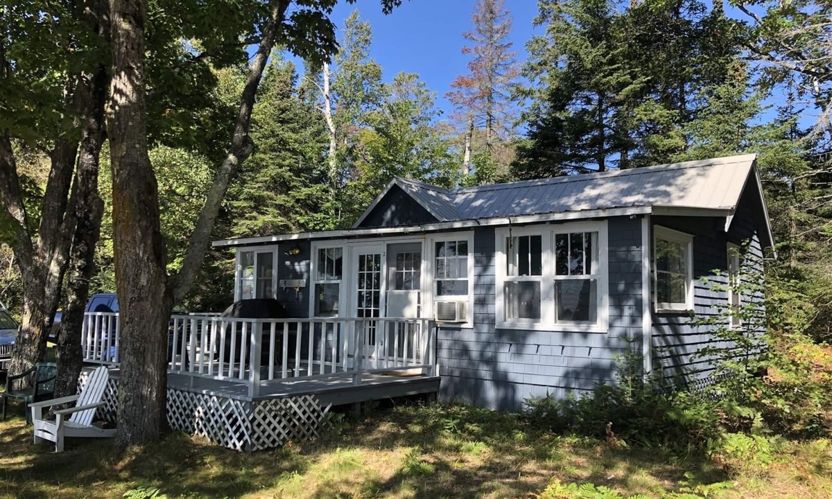 La Pointe House | Barge Bay - Home with 400 Feet of Sand Beach Steps Away!