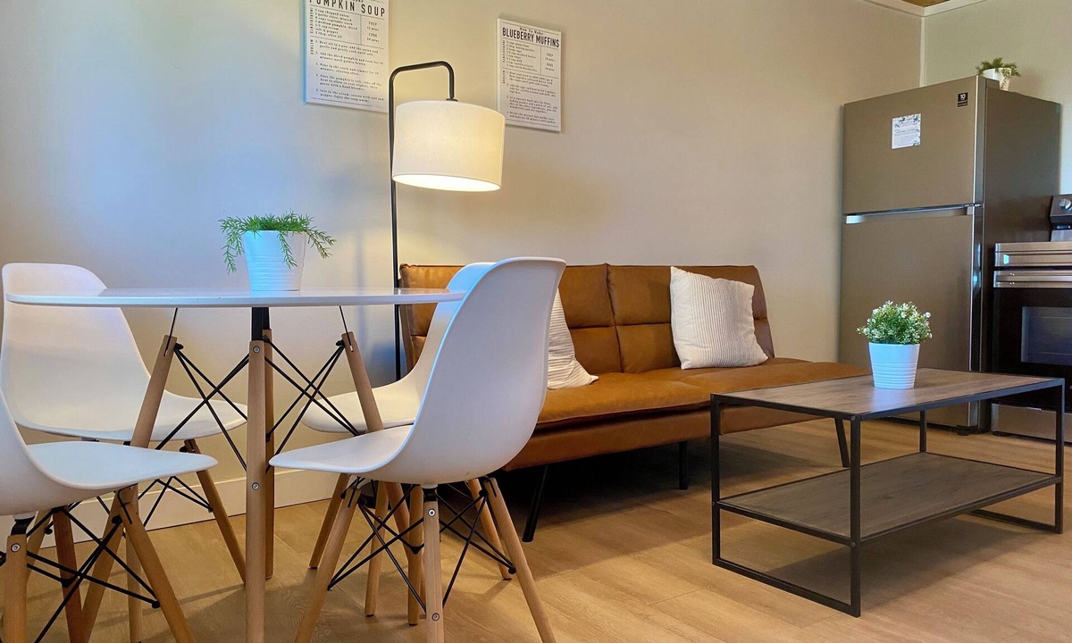 Bluewater Apartment | Bayfield Getaway 1 Pool HotTub Near Grand Bend & Lake Huron Pet Friendly
