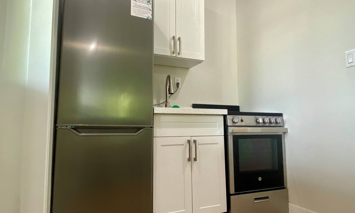 Bluewater Apartment | Bayfield Retreat 15min From Grand Bend Pool Hot Tub Full Kitchens 8