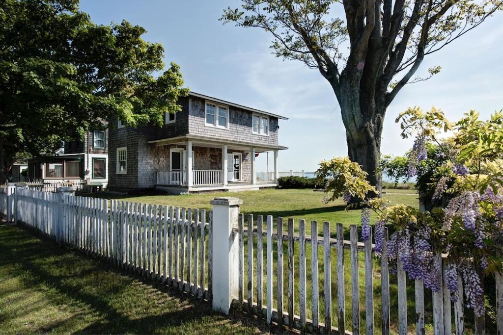 Orient Villa | BayFront Cottage