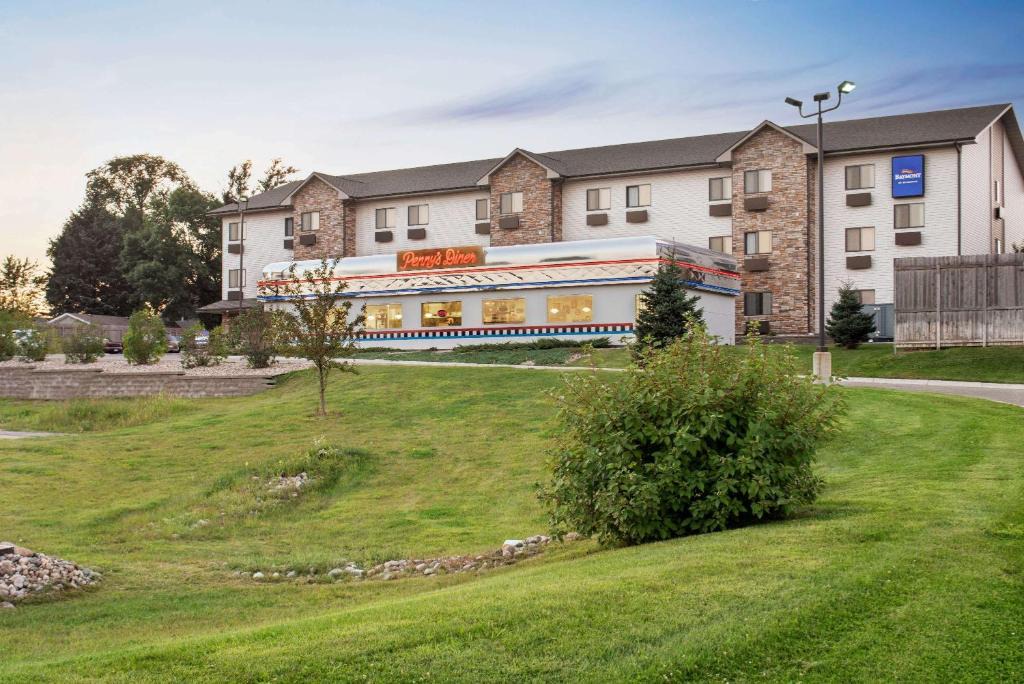 Glenwood Hotel | Baymont by Wyndham Glenwood