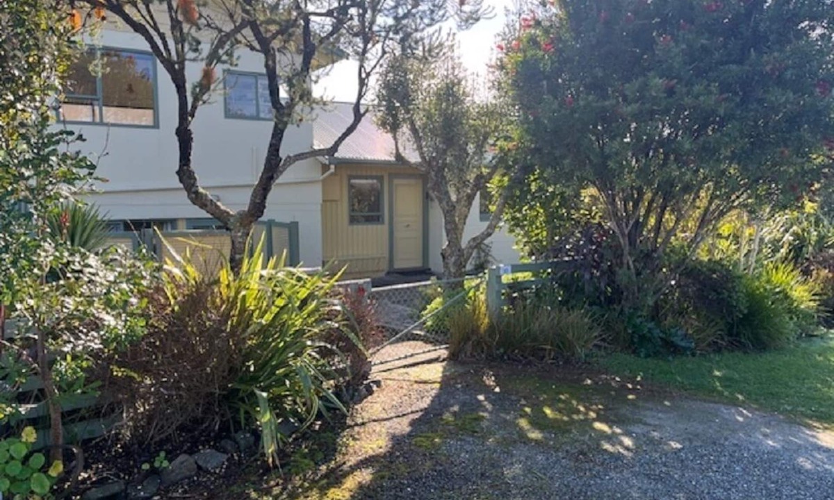 Charleston House | Beach Bush Mountain & River Delight Constant Bay Charleston